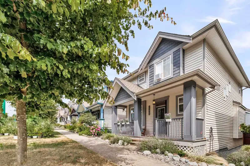 6640 192 STREET - photo 3 of 39