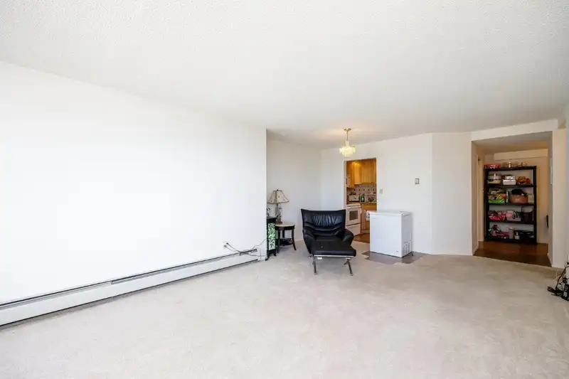 205 1480 FOSTER STREET - photo 4 of 31
