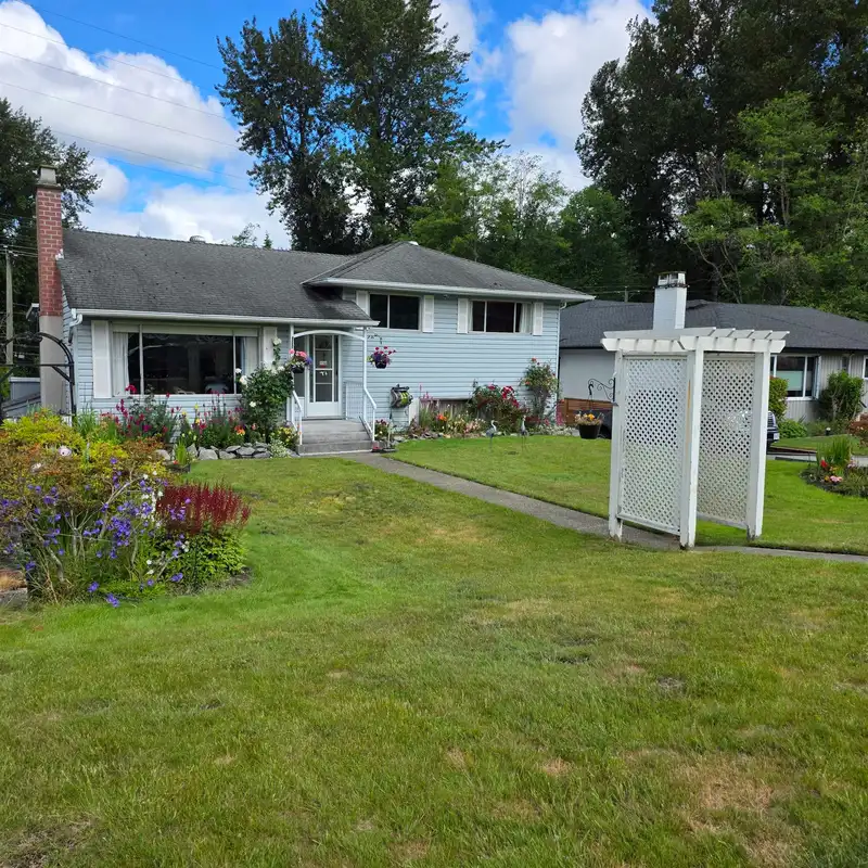 3057 NOEL DRIVE - photo 1 of 28