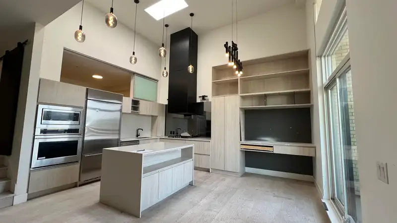 401 300 SALTER STREET - photo 4 of 14