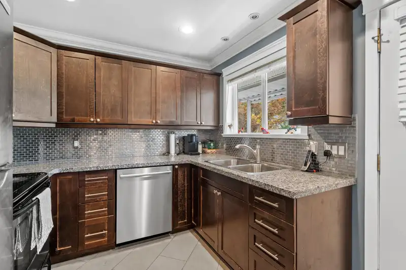 1634 HARBOUR DRIVE - photo 3 of 27