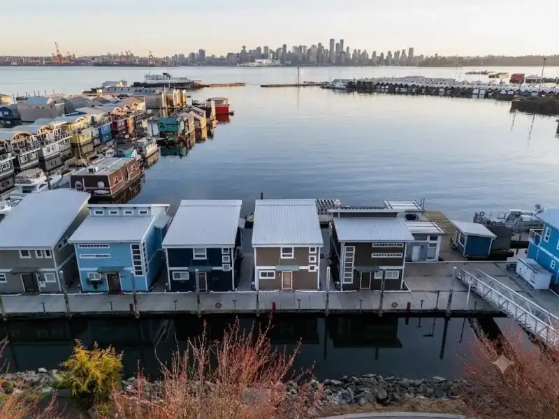 FRSL17 415 W ESPLANADE AVENUE - photo 1 of 40