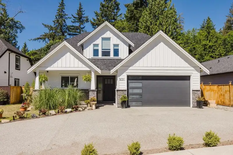 531 JORDAN WAY - photo 1 of 40