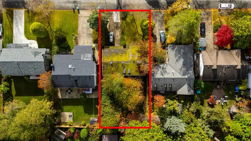 14551 18TH AVENUE - photo 4 of 15