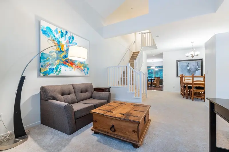 30 HAWTHORN DRIVE - photo 2 of 25