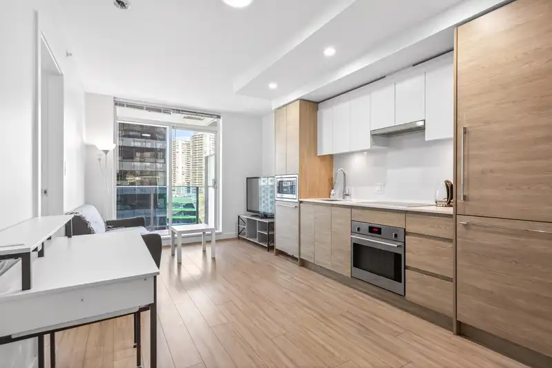 1607 13615 FRASER HIGHWAY - photo 2 of 31