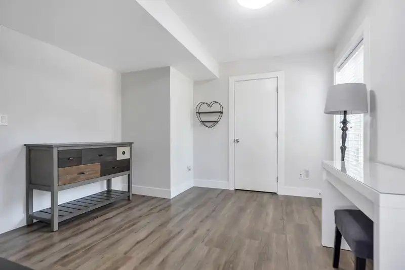 49 19239 70 AVENUE - photo 3 of 38