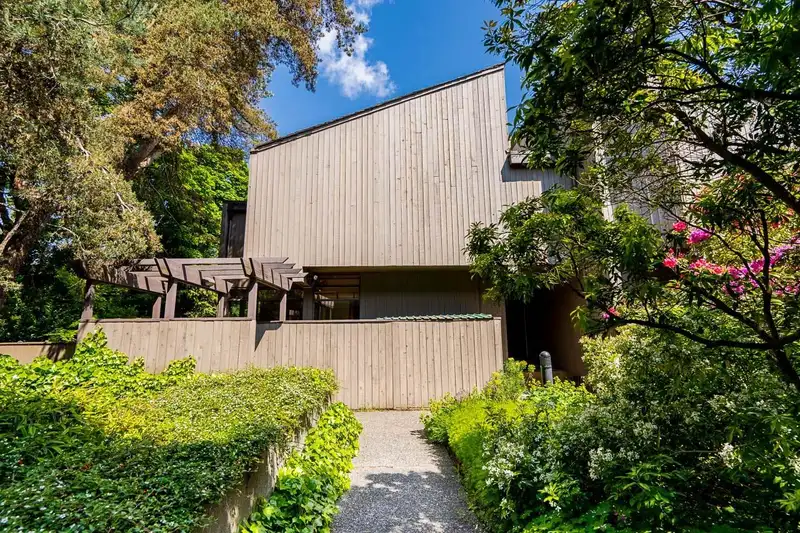 4422 YEW STREET - photo 1 of 18