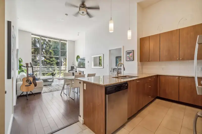 303 280 ROSS DRIVE - photo 3 of 35