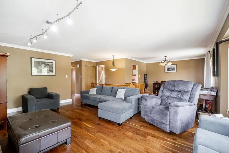 430 ELMER STREET - photo 3 of 37