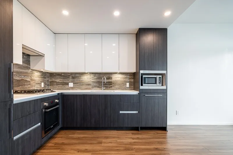 405 1888 GILMORE AVENUE - photo 2 of 25