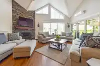311 15270 17TH AVENUE - thumbnail 2