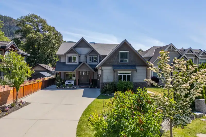 41510 GOVERNMENT ROAD - photo 1 of 40