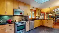 8115 REDROOFFS ROAD - thumbnail 17