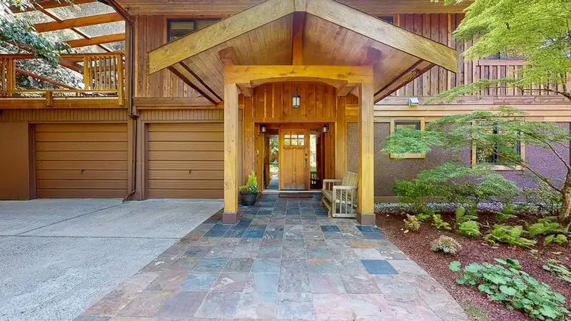 8115 REDROOFFS ROAD - photo 4 of 34