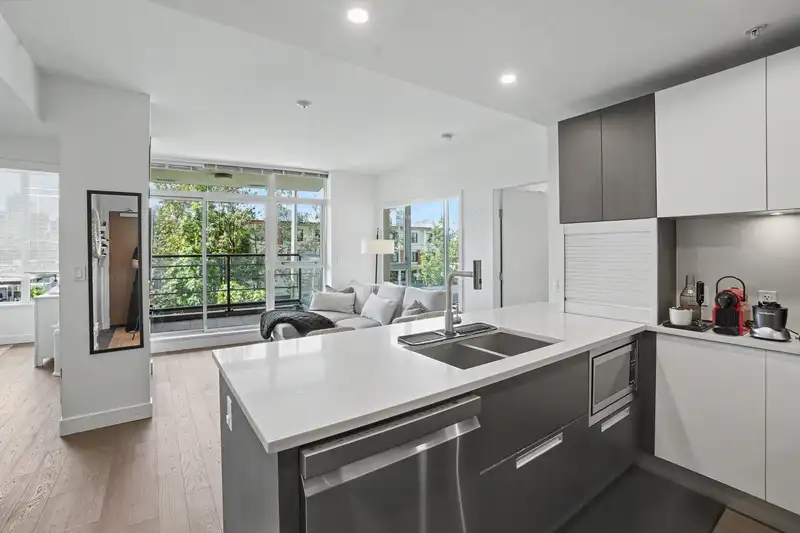 206 288 1ST AVENUE - photo 4 of 35