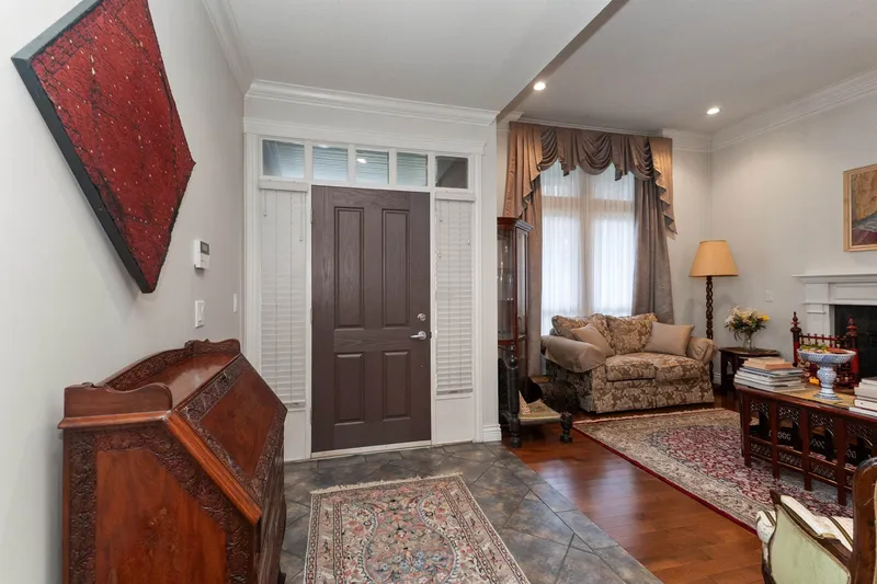 12038 59 AVENUE - photo 3 of 25