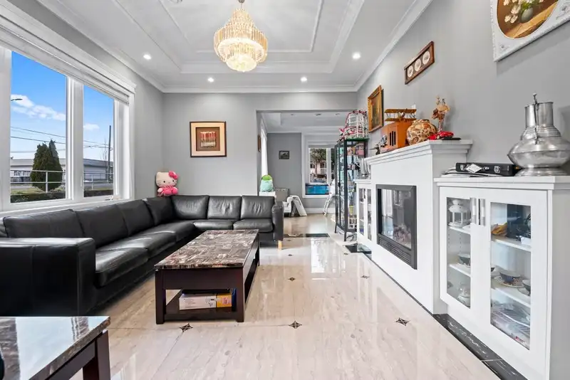 4434 SMITH AVENUE - photo 4 of 29