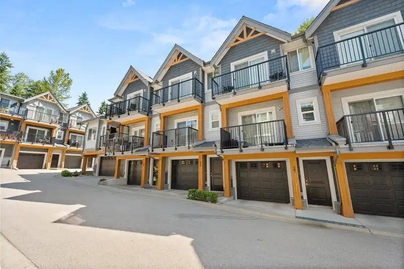 25 22810 113 AVENUE - photo 4 of 33