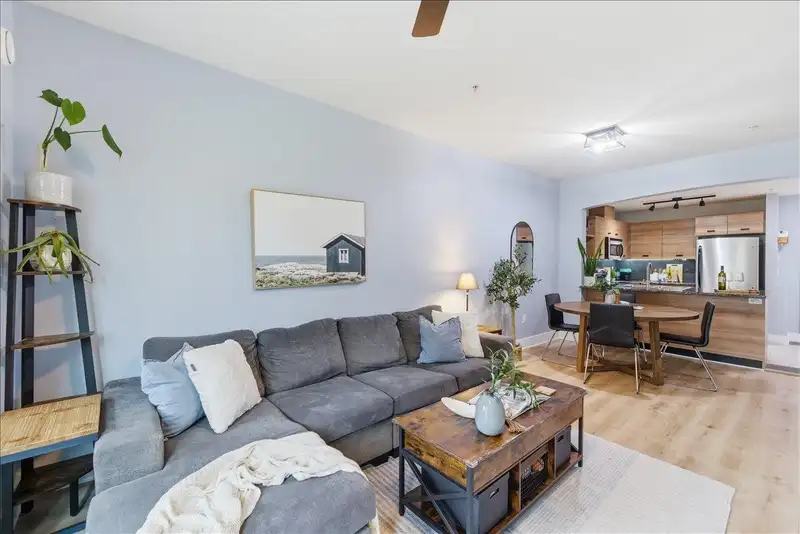 121 6688 120 STREET - photo 4 of 29