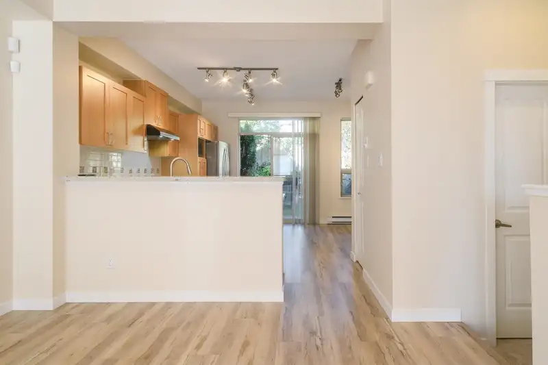 142 3105 DAYANEE SPRINGS BOULEVARD - photo 2 of 34