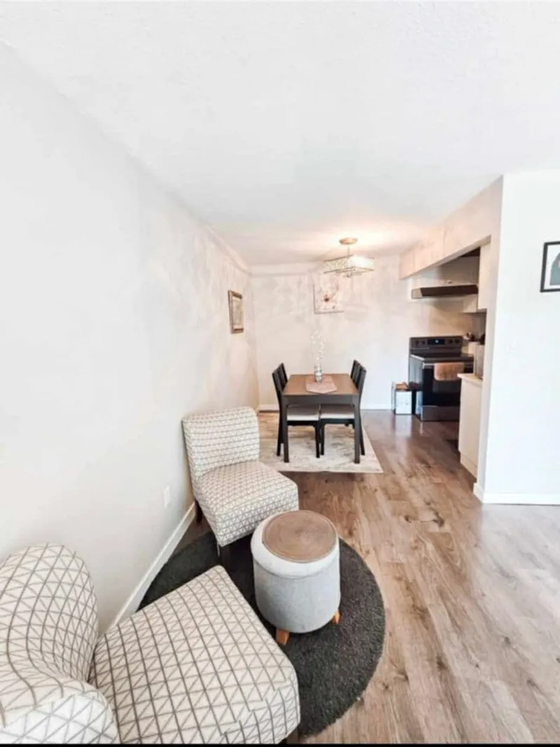 206 10438 148 STREET - photo 3 of 12