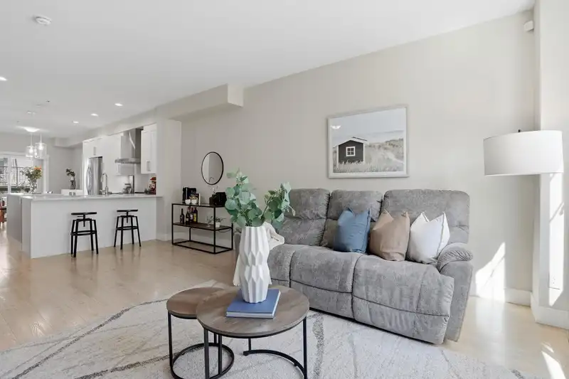 43 20498 82 AVENUE - photo 4 of 25