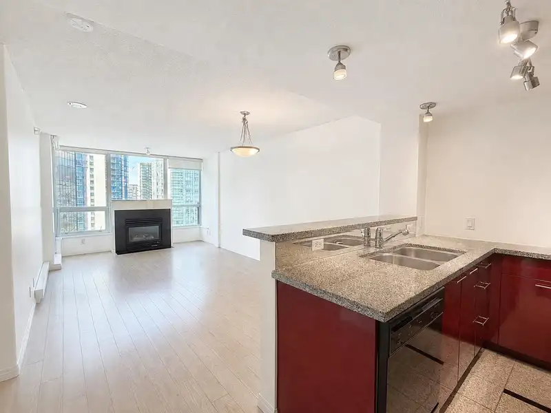 1903 1328 W PENDER STREET - photo 3 of 40