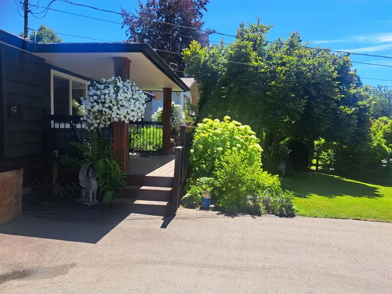 12082 261 STREET - photo 4 of 40