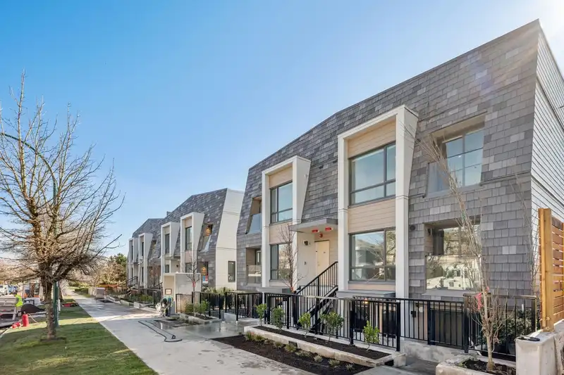 104 378 W 45TH AVENUE - photo 1 of 6