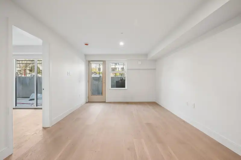 104 378 W 45TH AVENUE - photo 2 of 6