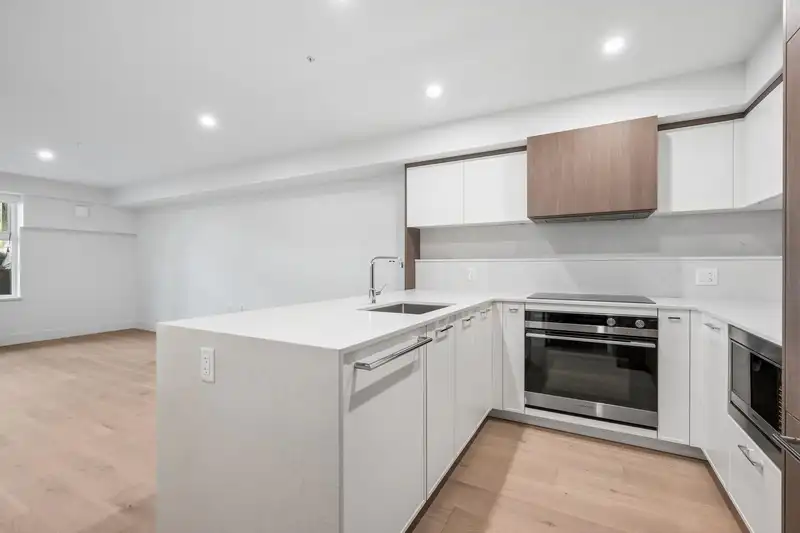 104 378 W 45TH AVENUE - photo 3 of 6