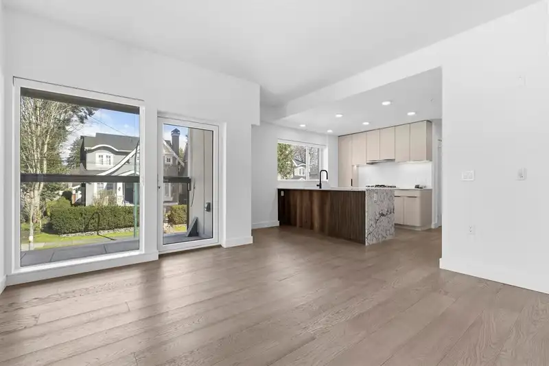 201 3590 W 39TH AVENUE - photo 1 of 22