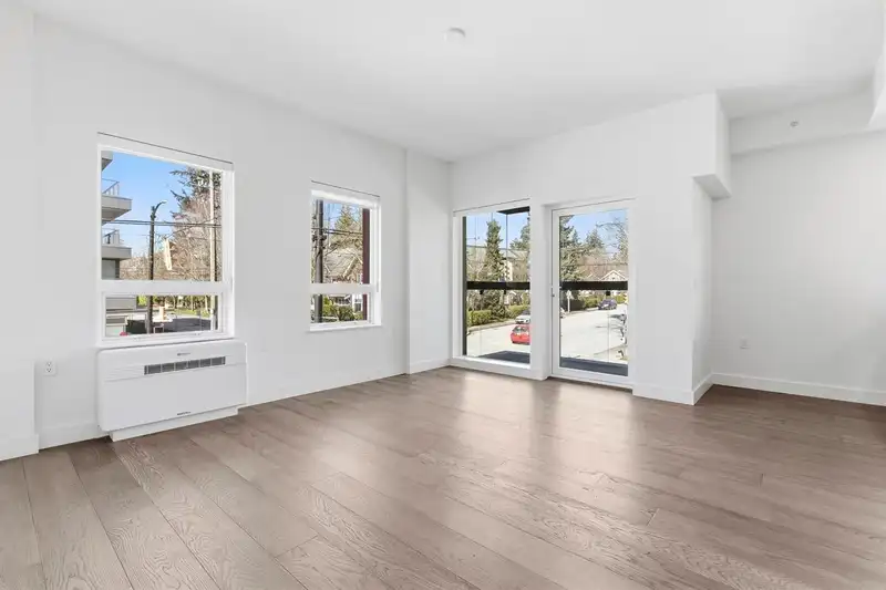201 3590 W 39TH AVENUE - photo 2 of 22