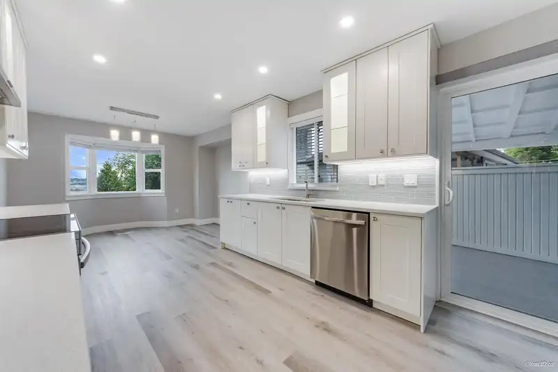 106 WARRICK STREET - photo 4 of 36