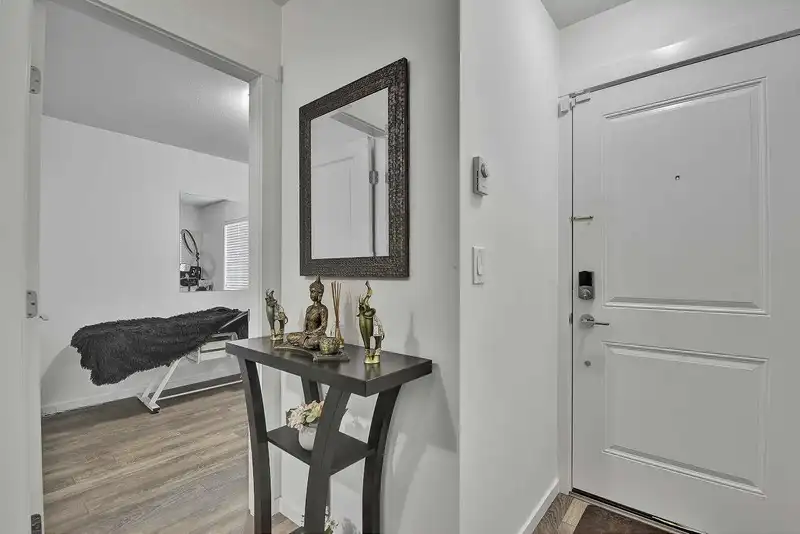 40 8168 136A STREET - photo 3 of 29