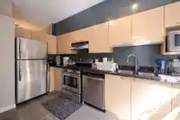 28 3711 ROBSON COURT - thumbnail 9