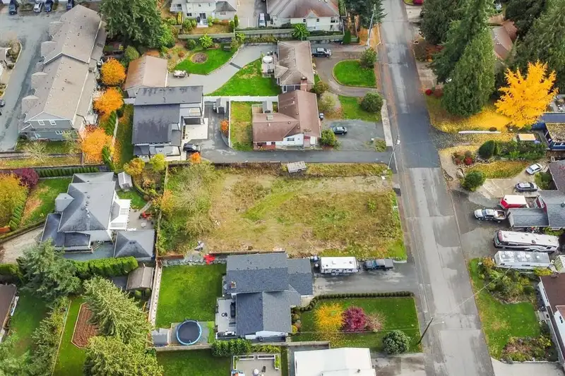 34099 FRASER STREET - photo 4 of 10