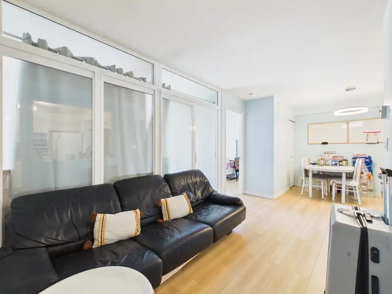 602 7995 WESTMINSTER HIGHWAY - photo 2 of 20