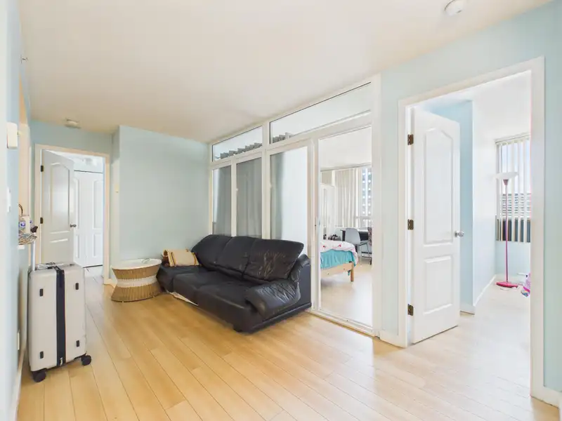 602 7995 WESTMINSTER HIGHWAY - photo 4 of 20