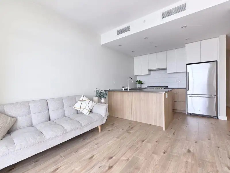 1503 3430 KENT AVENUE SOUTH - photo 4 of 17