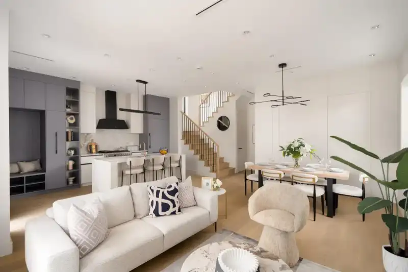 1 1450 E 30TH AVENUE - photo 1 of 33