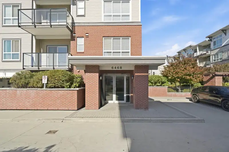 416 6468 195A STREET - photo 2 of 29