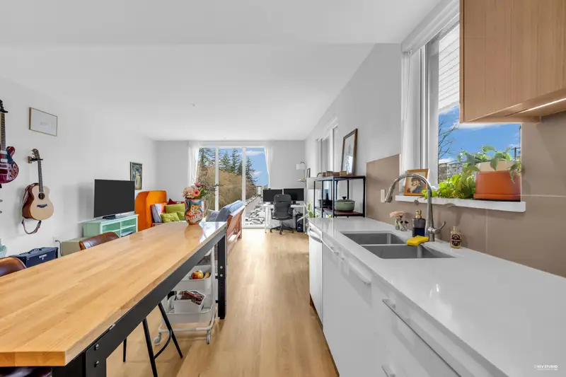 510 9888 UNIVERSITY CRESCENT - photo 3 of 14