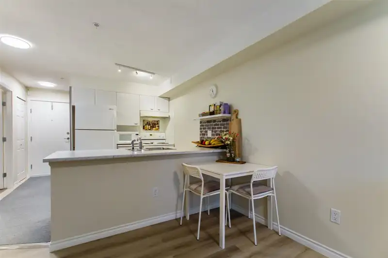 107 14877 100 AVENUE - photo 4 of 26
