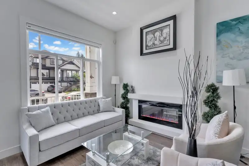 14745 62 AVENUE - photo 4 of 32