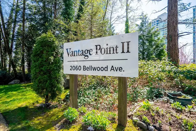 303 2060 BELLWOOD AVENUE - photo 2 of 27