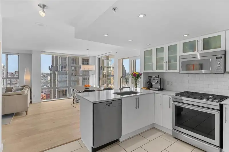 2303 1225 RICHARDS STREET - photo 4 of 40