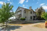 108 3416 ROXTON AVENUE - thumbnail 1