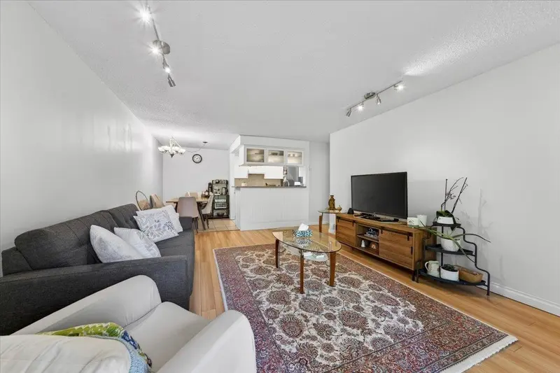 118 200 WESTHILL PLACE - photo 1 of 25